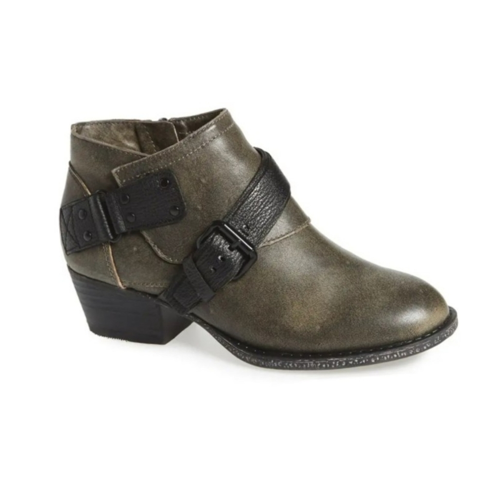 OTBT 'Fall River' Bootie

Size 9